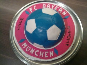 Halbballtorte für Bayern-Fan    